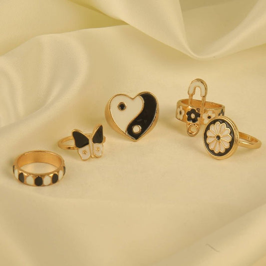 Black & White Ring Set